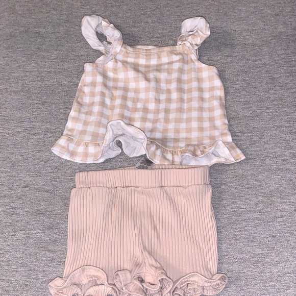 Nicole Miller Other - Nicole Miller baby Checkered Top and Ruffled Shorts Set 12 months